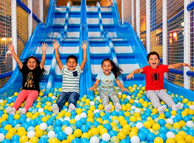 DG_LETS PLAY 60 MIN DE FUN KIDS (10 PERSONAS)