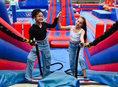 2x1 Pulsera de Inflata Park Ilimitada en Megaplaza Independencia